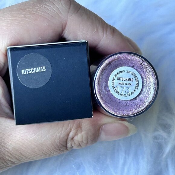 New MAC Pigment Powder Eye Shadow~Kitschmas~Full size 4.5g/0.15 oz - Picture 3 of 3